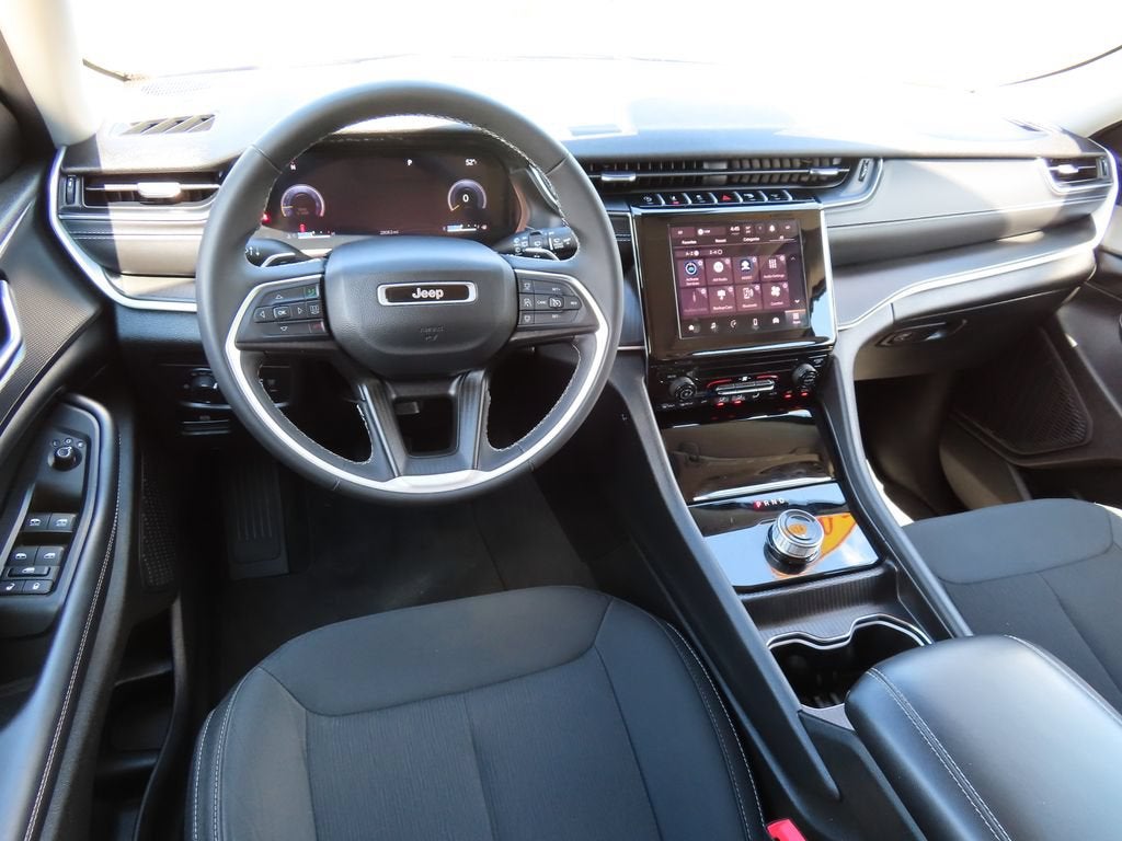 2024 Jeep Grand Cherokee Laredo X 4x4