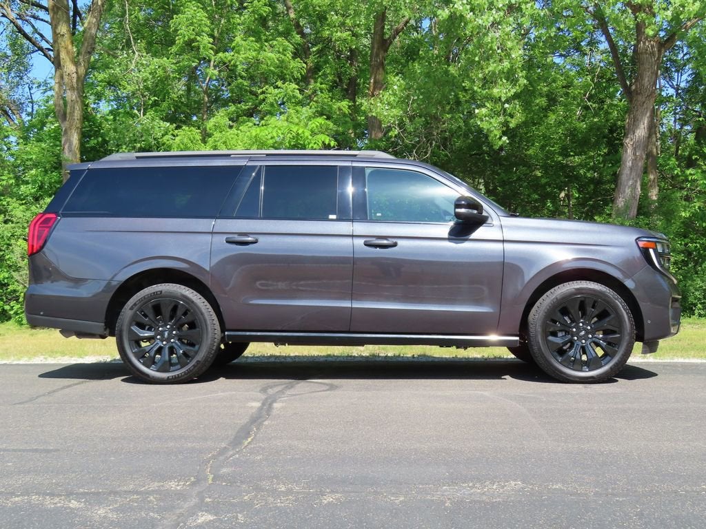 2025 Ford Expedition Platinum - Photo 2