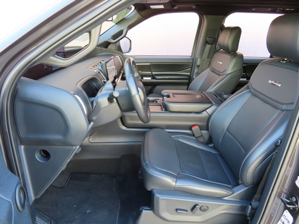 2025 Ford Expedition Platinum - Photo 26