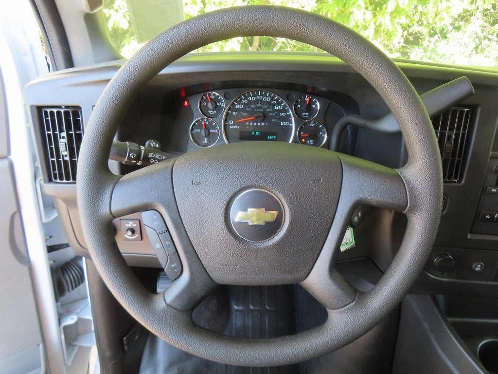 2025 Chevrolet Express Cutaway 3500 1WT