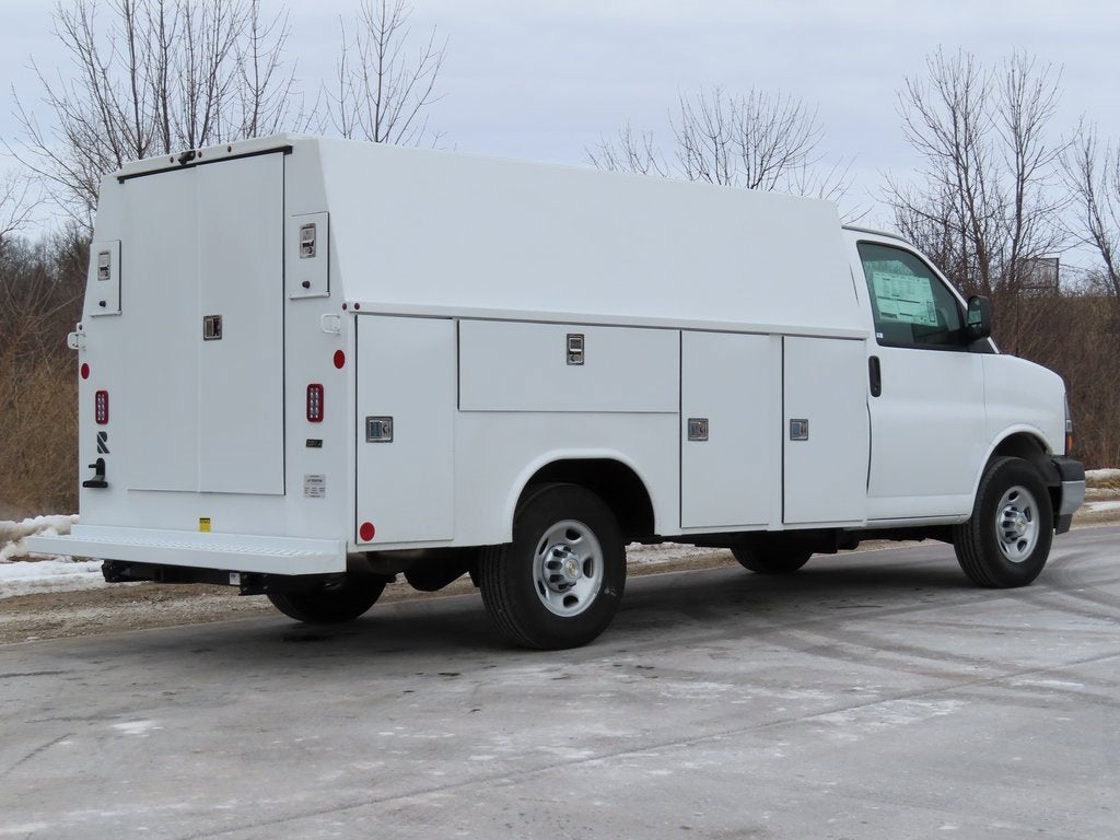 2025 Chevrolet Express Cutaway 3500 1WT