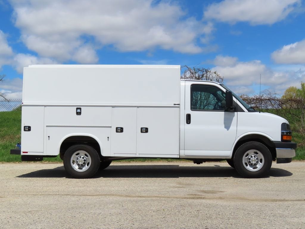 2025 Chevrolet Express Cutaway 3500 Work Van