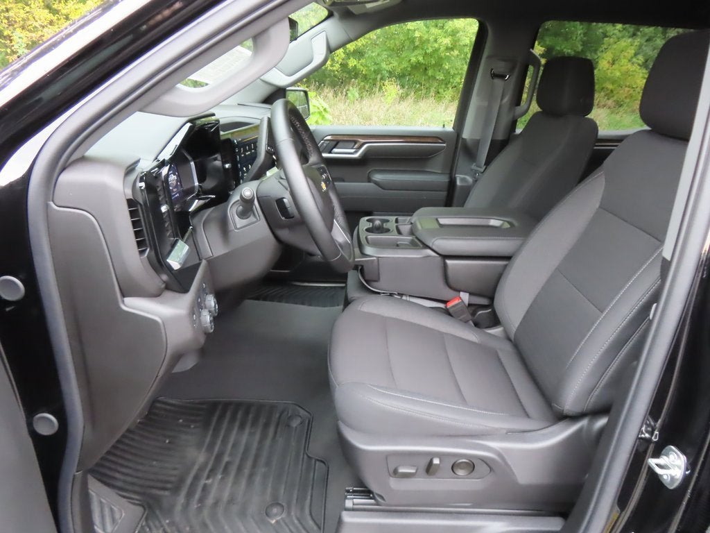 2025 Chevrolet Silverado 1500 LT (2FL)