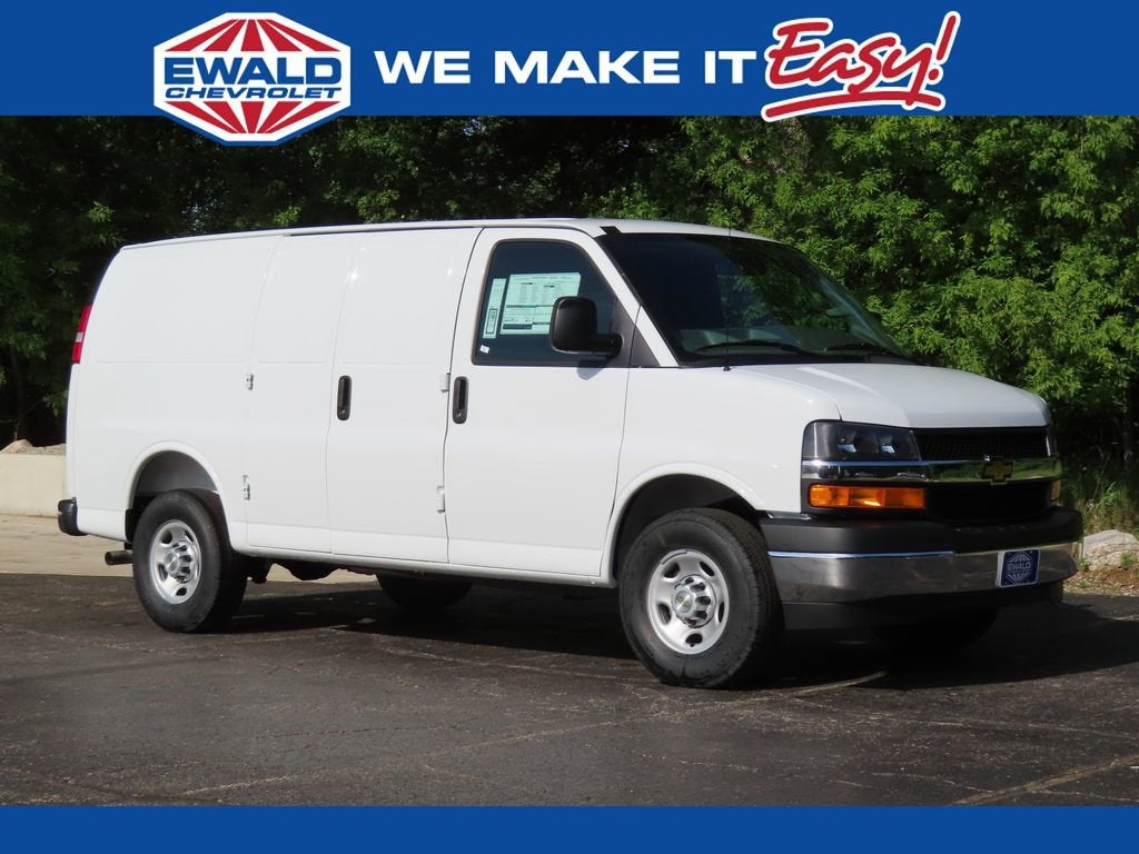 2026 Chevrolet Express Cargo WT