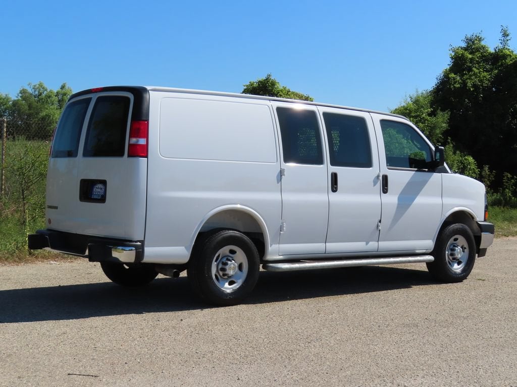 2025 Chevrolet Express Cargo WT