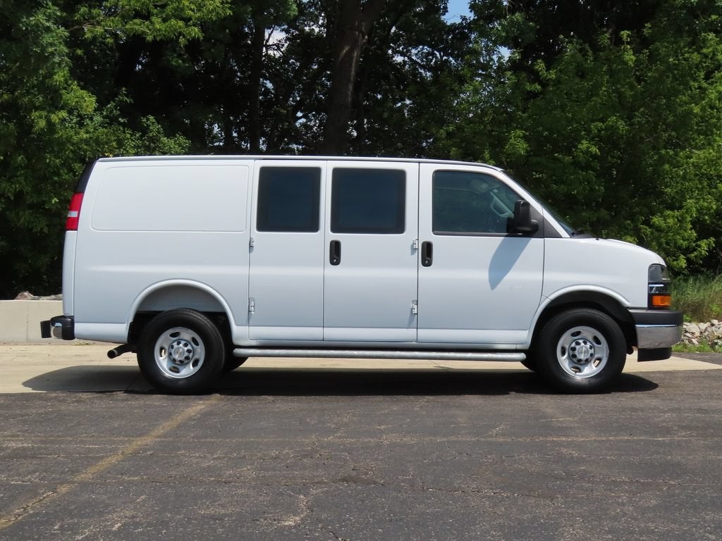 2025 Chevrolet Express Cargo WT