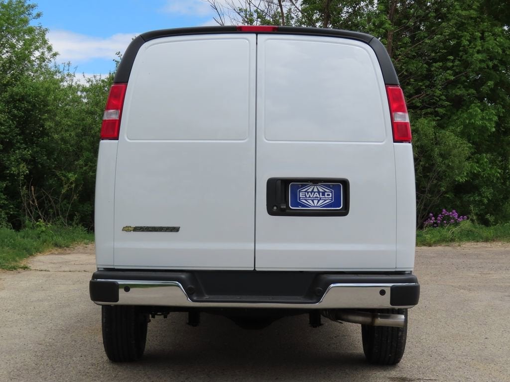 2026 Chevrolet Express Cargo WT