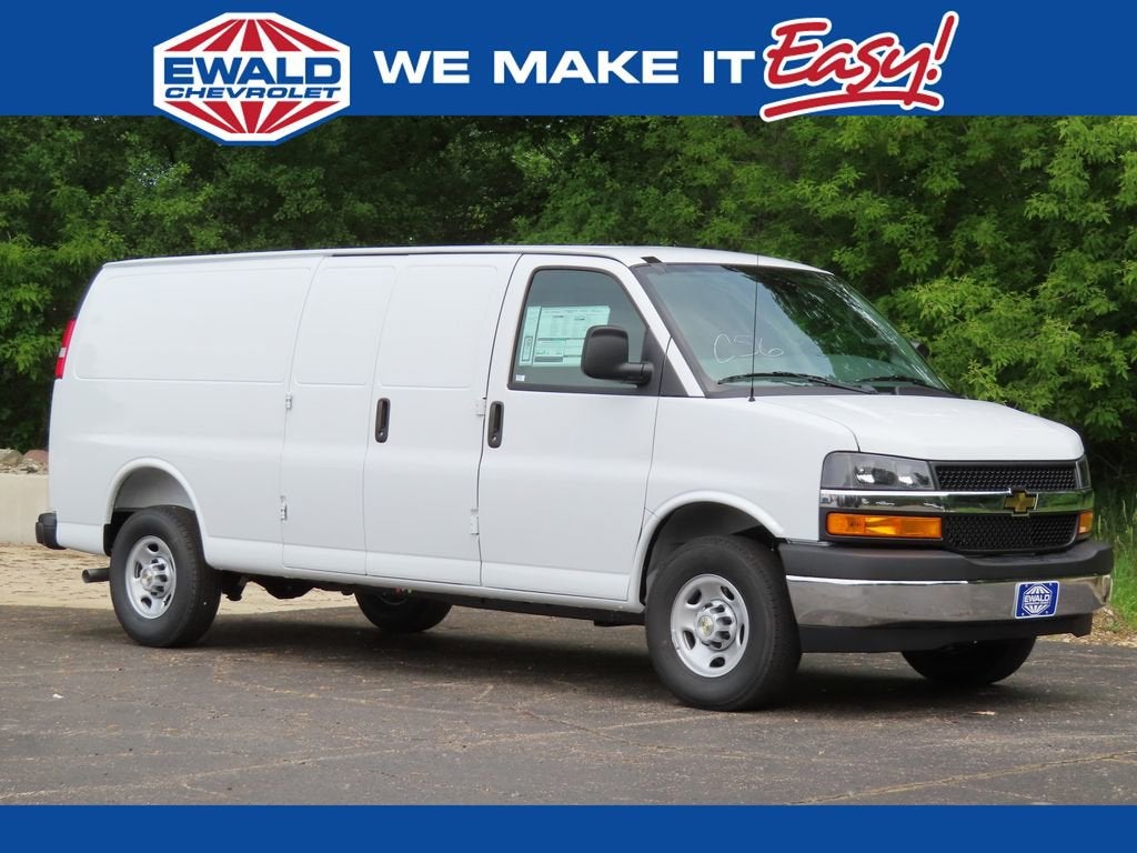 2026 Chevrolet Express 3500 Extended Work Van's photo