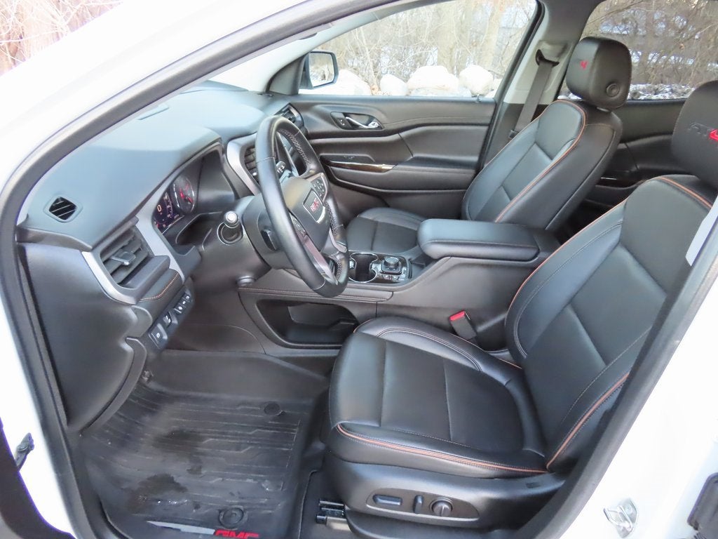 2023 GMC Acadia AT4