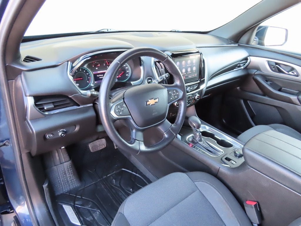 2022 Chevrolet Traverse LT Cloth