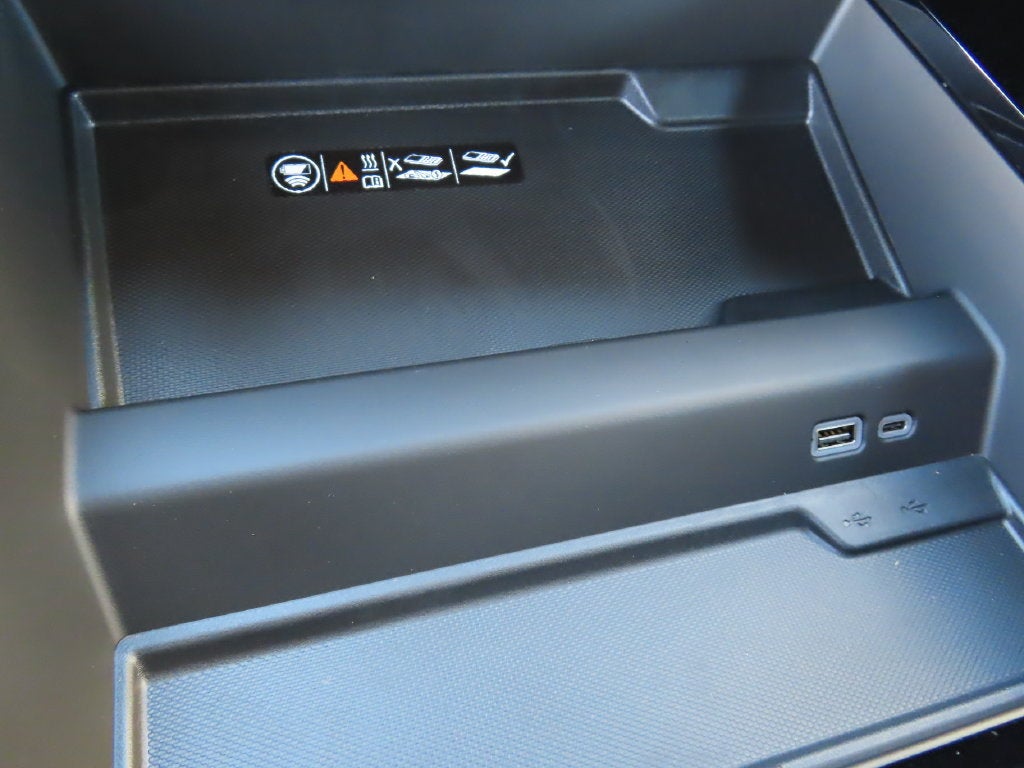 2027 Chevrolet Suburban LT - Photo 12
