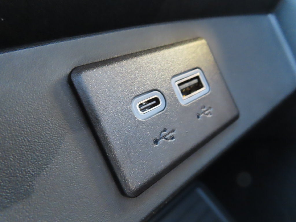 2027 Chevrolet Suburban LT - Photo 13