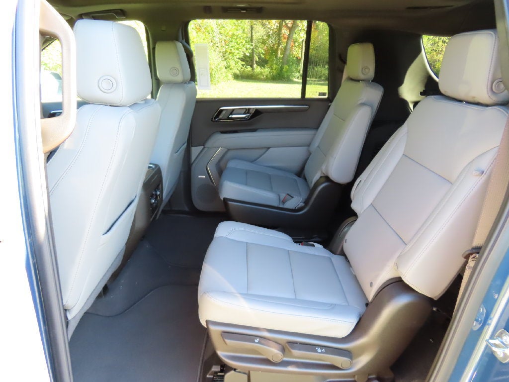 2027 Chevrolet Suburban LT