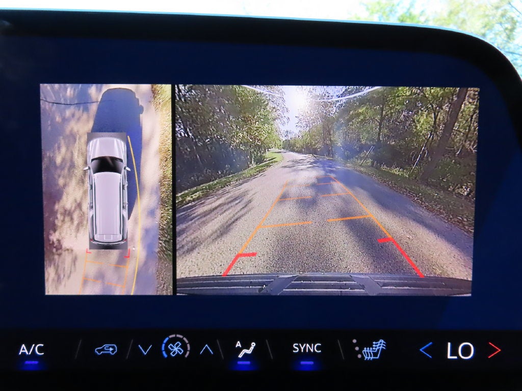 2027 Chevrolet Suburban LT - Photo 8