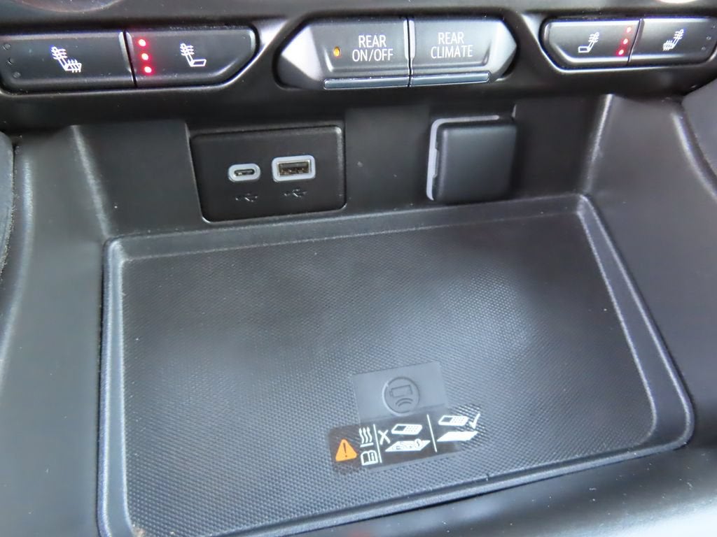 2024 Chevrolet Suburban RST
