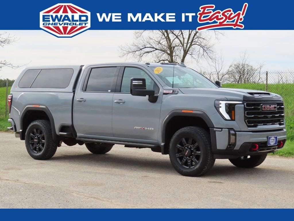 2024 GMC Sierra 4WD Crew Cab Standard Box AT4's photo