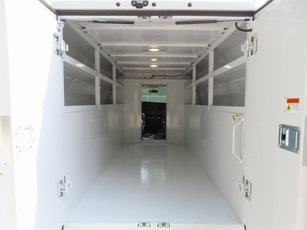 2025 Chevrolet Express Cutaway 3500 1WT