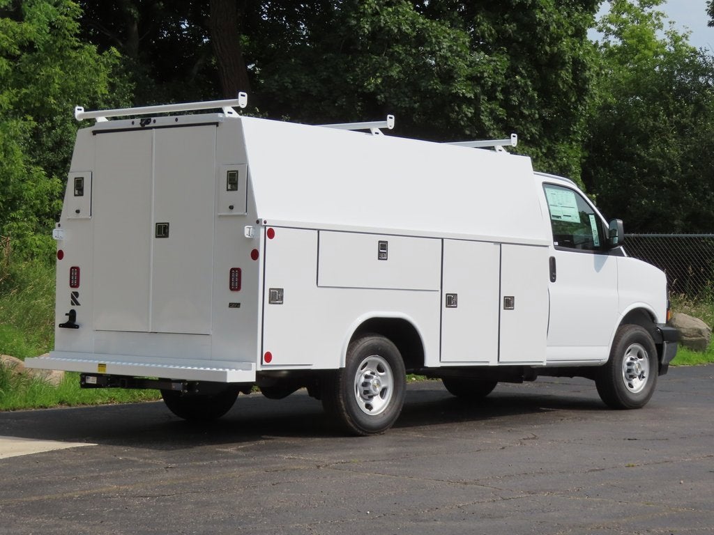 2025 Chevrolet Express Cutaway 3500 1WT