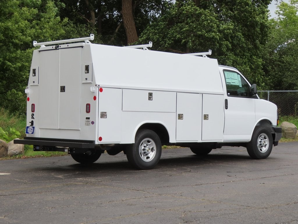 2025 Chevrolet Express Cutaway 3500 1WT