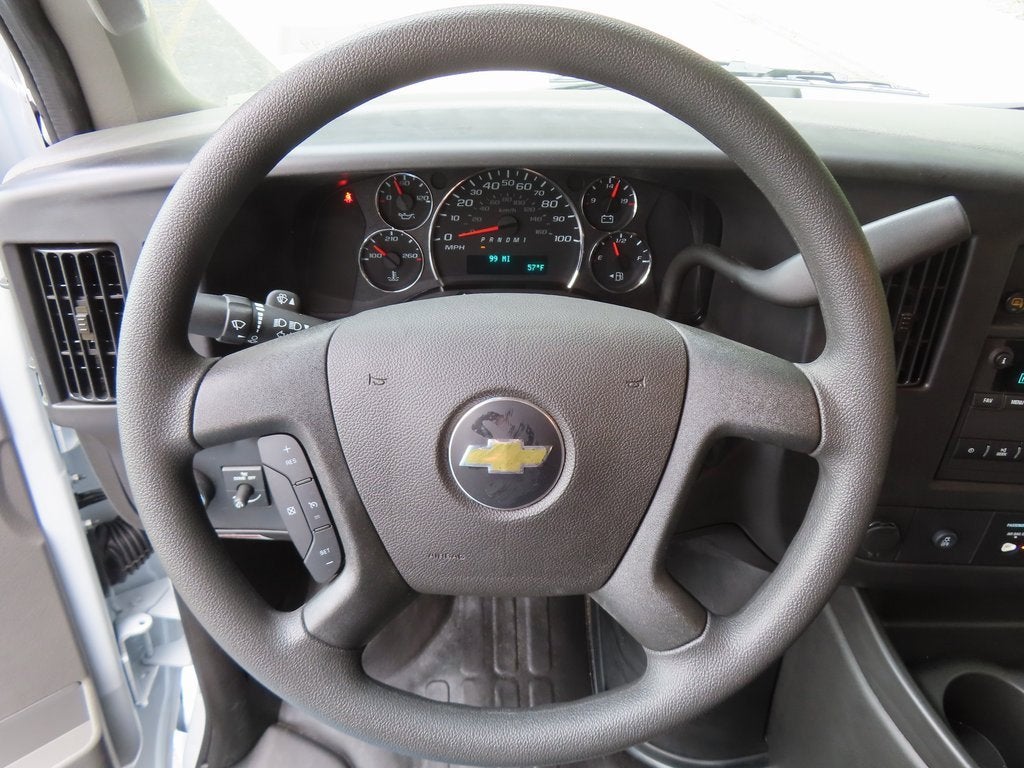 2025 Chevrolet Express Cutaway 3500 1WT