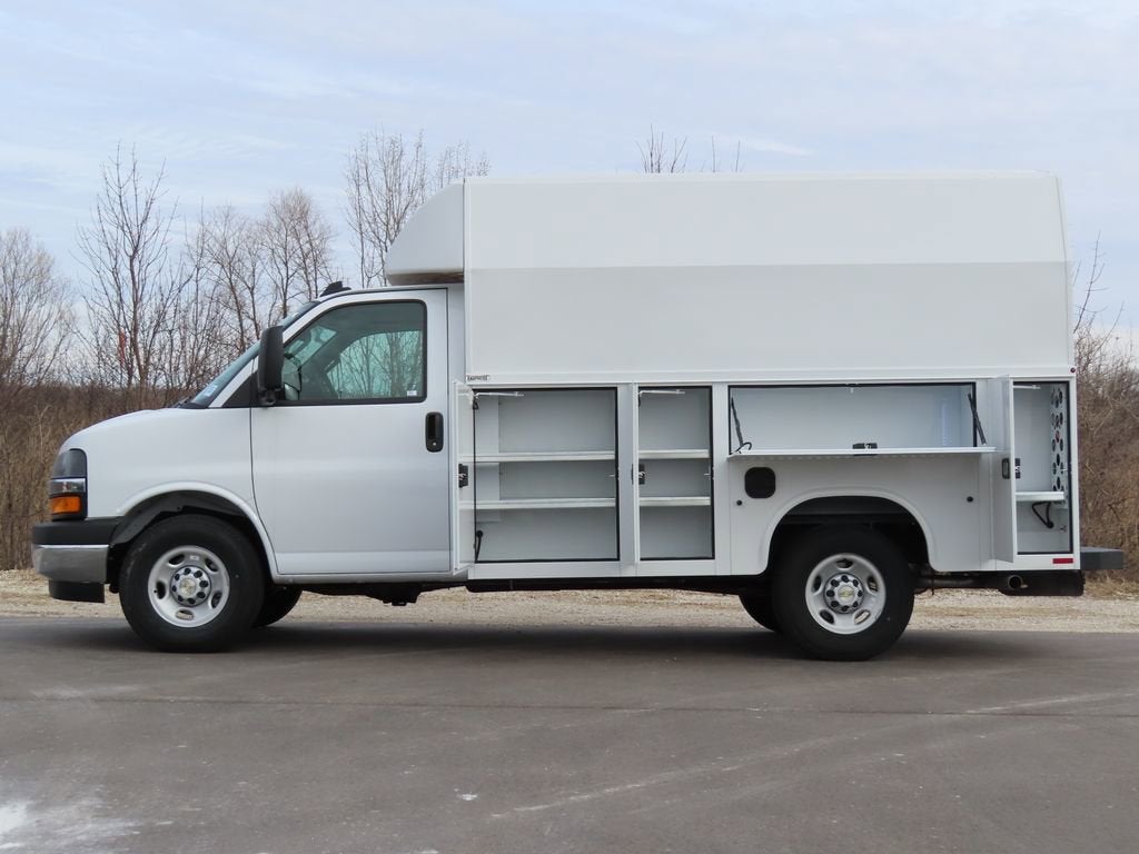 2026 Chevrolet Express Cutaway 3500 1WT