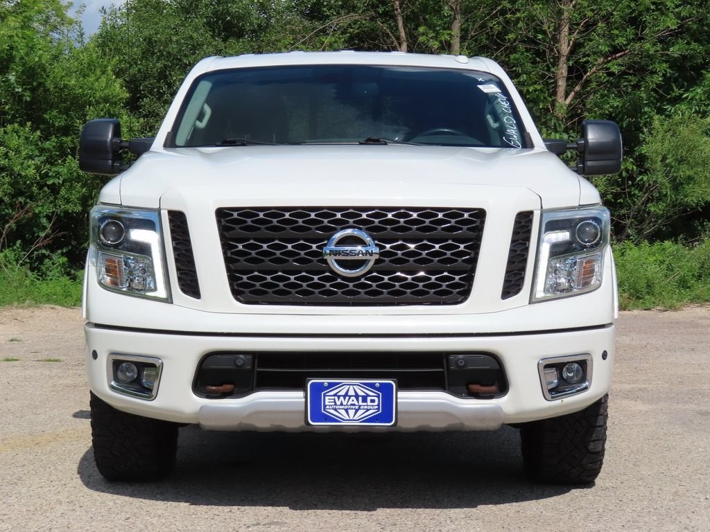 2017 Nissan TITAN PRO-4X