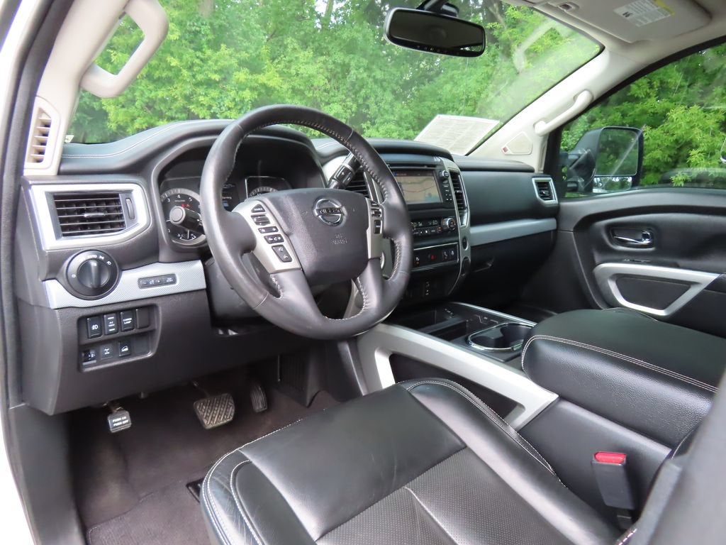 2017 Nissan TITAN PRO-4X