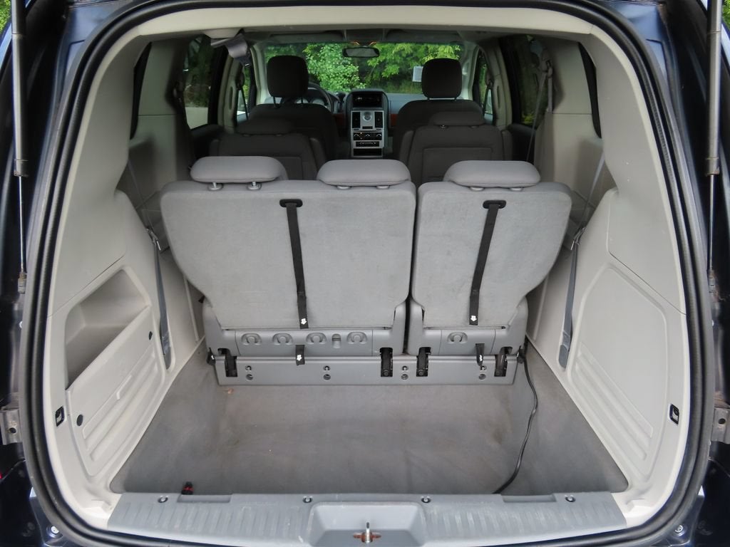 2009 Chrysler Town & Country LX