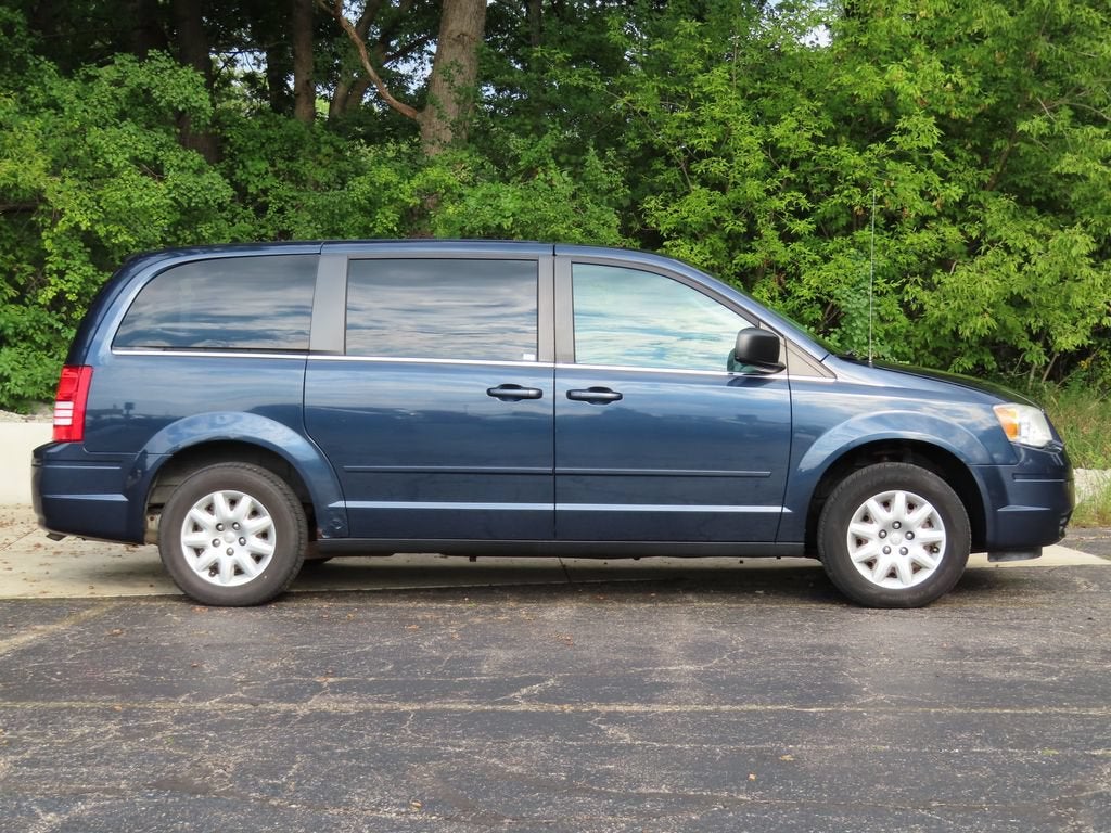 2009 Chrysler Town & Country LX
