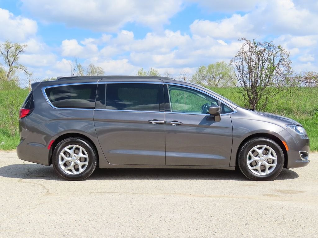 Used 2019 Chrysler Pacifica Touring Plus with VIN 2C4RC1FG9KR644825 for sale in Oconomowoc, WI