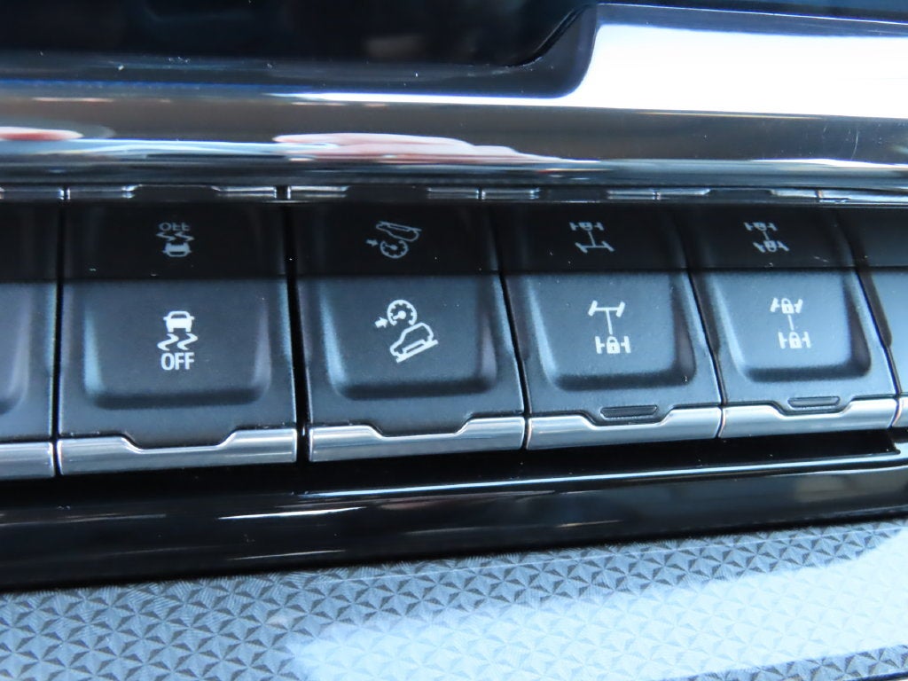 2024 Chevrolet Silverado 1500 ZR2 - Photo 12