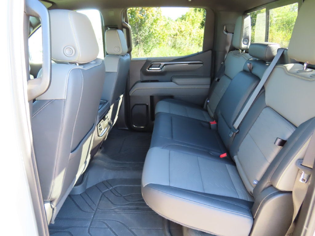 2024 Chevrolet Silverado 1500 ZR2 - Photo 32