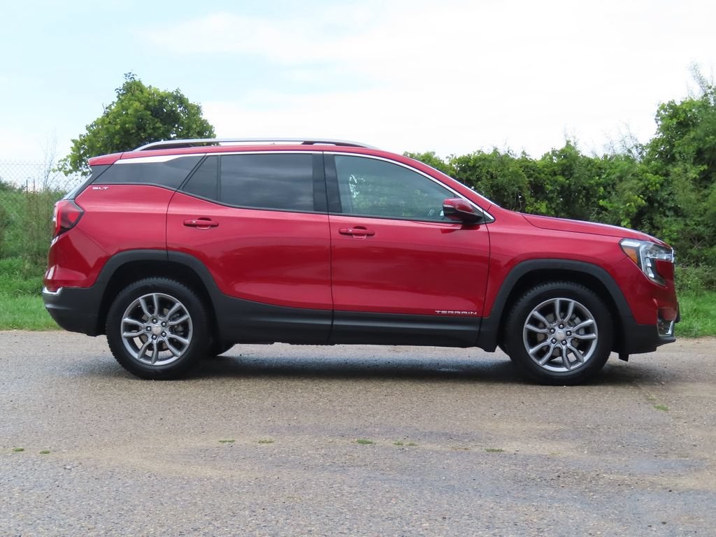 2022 GMC Terrain SLT - Photo 2