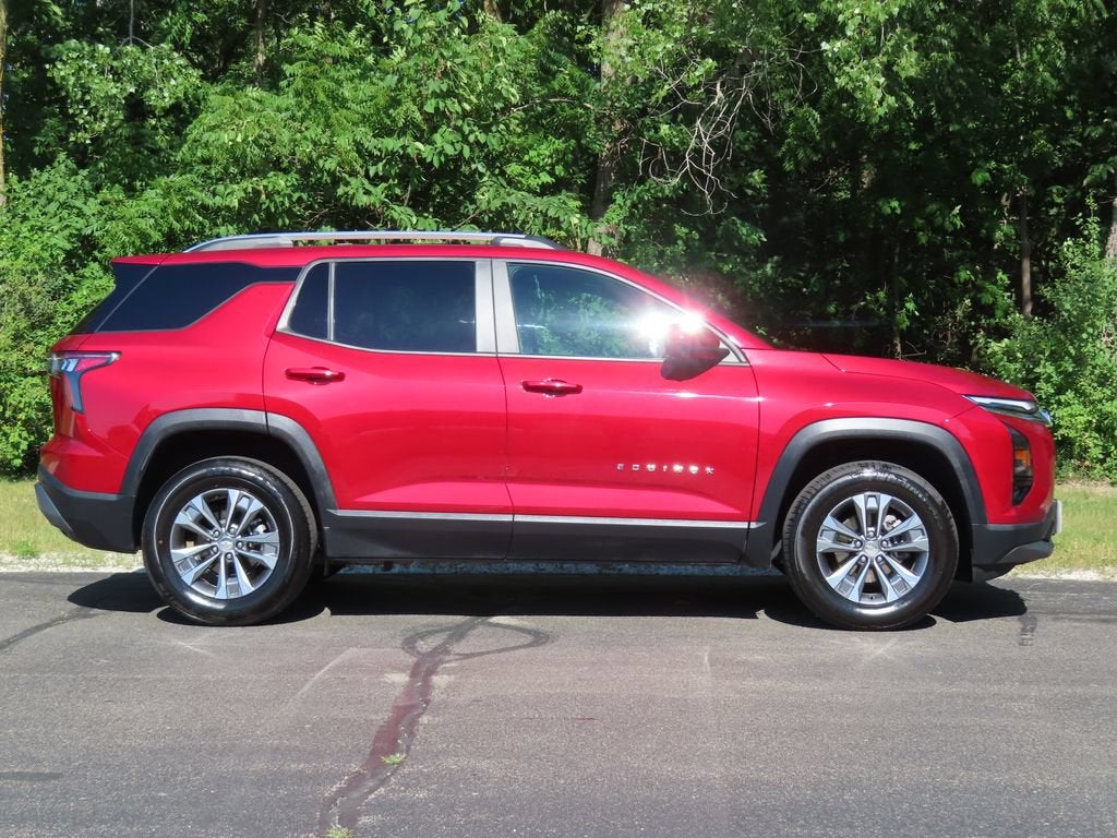 2025 Chevrolet Equinox LT - Photo 2
