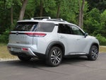 2024 Nissan Pathfinder Platinum 4WD