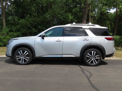 2024 Nissan Pathfinder Platinum 4WD