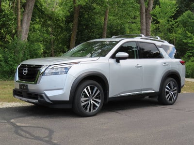 2024 Nissan Pathfinder Platinum 4WD