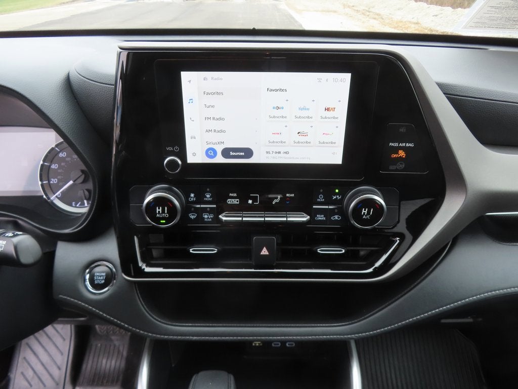 2023 Toyota Highlander L