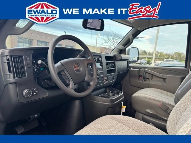 2025 GMC Savana Cutaway 3500 Work Van