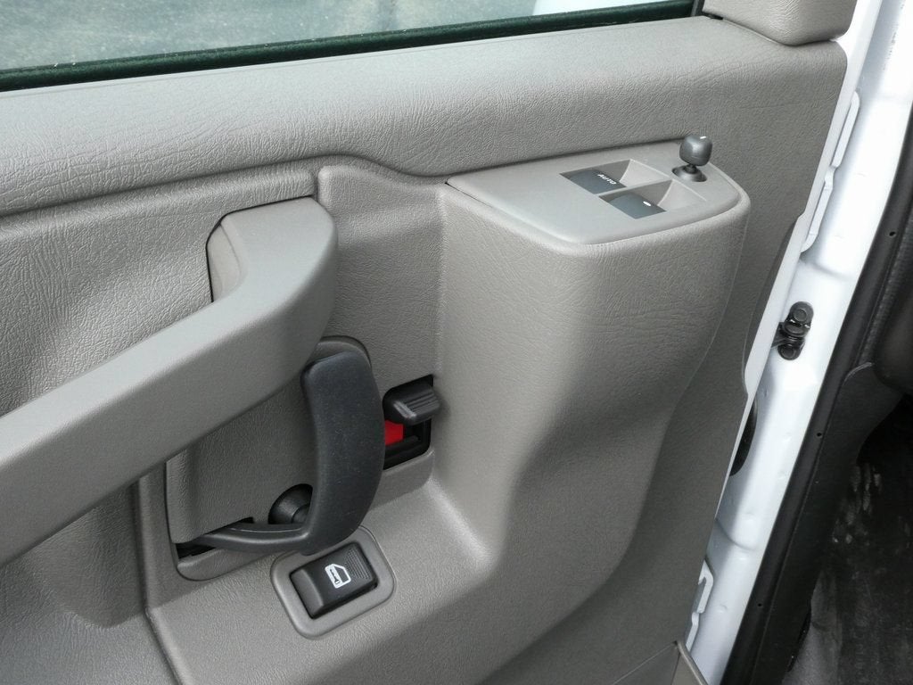 2025 GMC Savana Cutaway 3500 Work Van