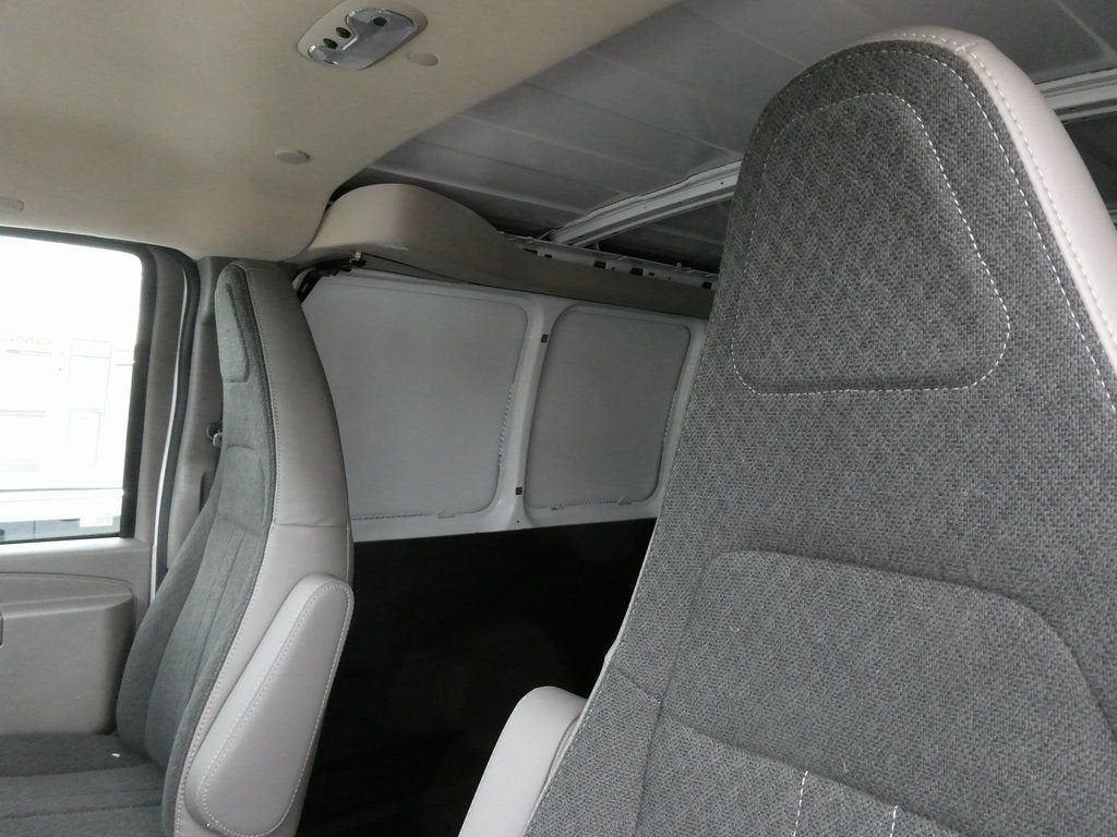 2025 GMC Savana Cutaway 3500 Work Van