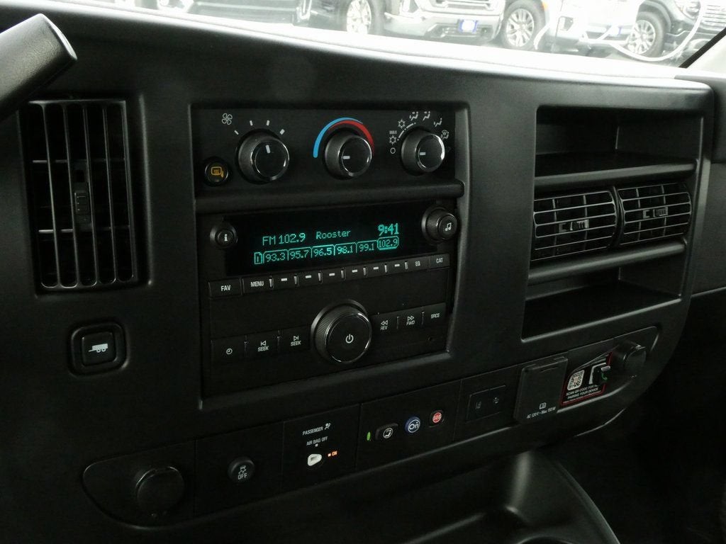 2025 GMC Savana Cutaway 3500 Work Van